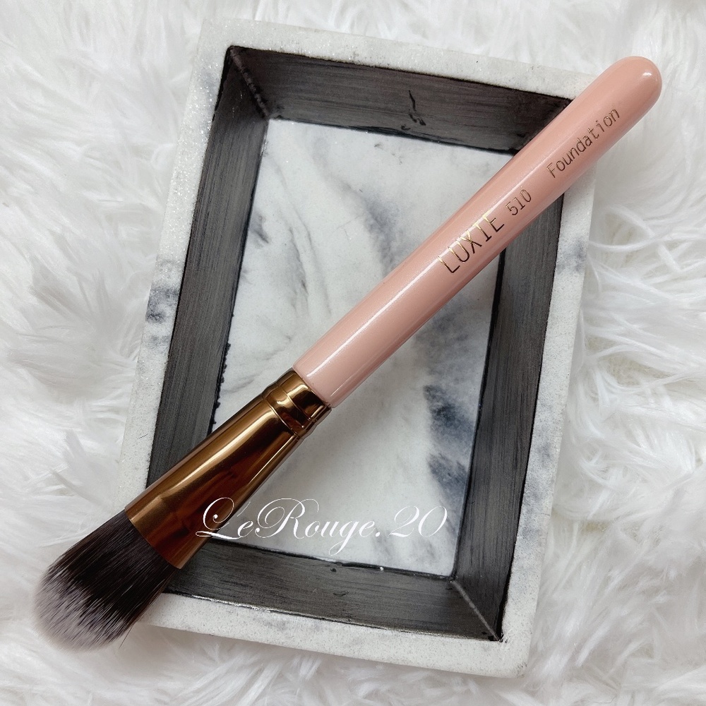 Luxie 510 foundation brush